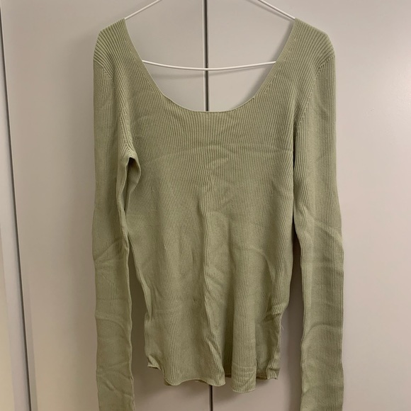 Uniqlo U knit top size L - Picture 7 of 8